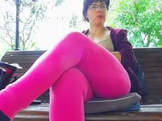 Camsoda Sex Cam of mellysquirtybiglabia