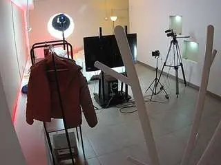 Camsoda Free Porn Cam of voyeurcam-jb-room-1
