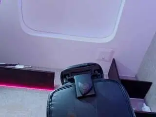 Camsoda Sex Cam of scarlett-sinclair