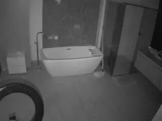 Camsoda Private Sex Chat of voyeurcam-casa-salsa-bathroom-4