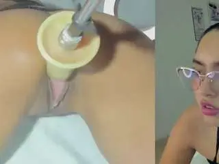 Camsoda Sex Cam of emily-philip