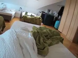 Camsoda Watch Live Sex Cams of voyeurcam-julmodels-bed-1