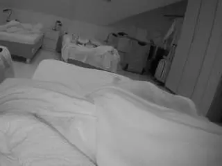 Camsoda Private Sex Chat of voyeurcam-julmodels-bed-1