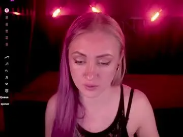 Chaturbate Live Sex Cam of dramaquenn