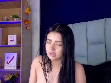 Chaturbate Best live sex cam show of emilyy05_