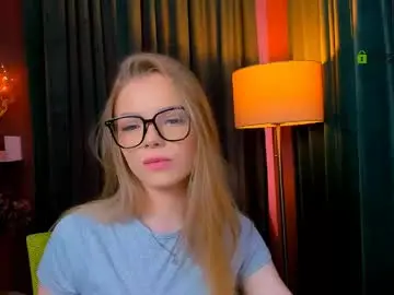 Chaturbate Live Sex Cam of maddy_moah