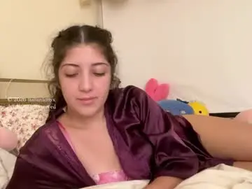 Chaturbate Live Sex Cam of italiankittyx