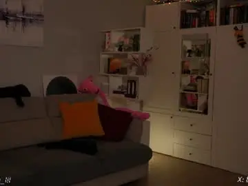 Chaturbate Live Sex Cam of _blackbee_