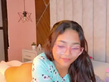 Chaturbate Live Sex Cam of dulce_holy