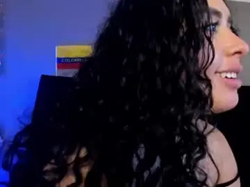 Chaturbate Live Porn of isaxcurves