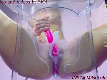 Chaturbate Live Sex Cam of blush_mikki
