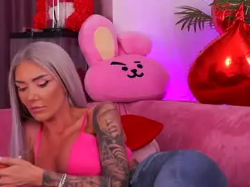 Chaturbate Live Sex Cam of therealfallingangel