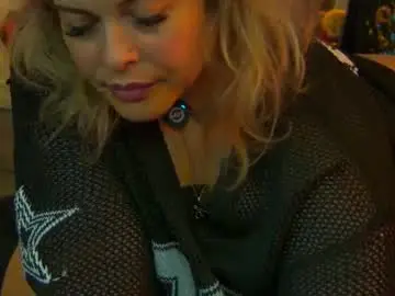 Chaturbate Live Sex Cam of zoemesmerizee