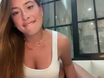 Chaturbate Live Sex Cam of karinaaaxx