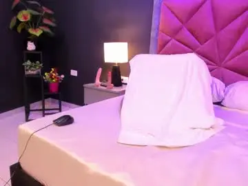 Chaturbate Best live sex cam show of mia_milff