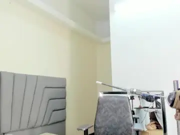 Chaturbate Live Sex Cam of angie_will