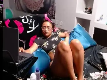 Chaturbate Free Porn Cam of cumplzqueen