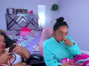 Chaturbate Live Sex Cam of naomi_johnson132