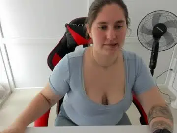Chaturbate Live Sex Cam of ravenncloud