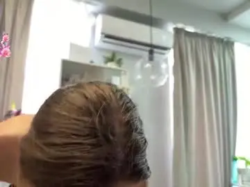 Chaturbate Live Sex Cam of kymberlyrosenlof