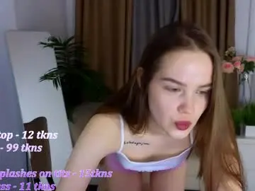 Chaturbate Live Sex Cam of kira_here_
