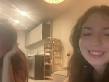 Chaturbate Live Sex Cam of itsleaa