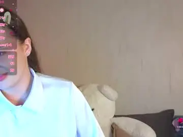 Chaturbate Live Sex Cam of roraline_lov