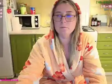 Chaturbate Live Sex Cam of lissa_charmingmilf