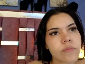Chaturbate Live Sex Cam of alahiia_lee