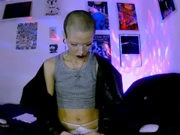 Chaturbate Live Sex Cam of plutonbluemoon_999