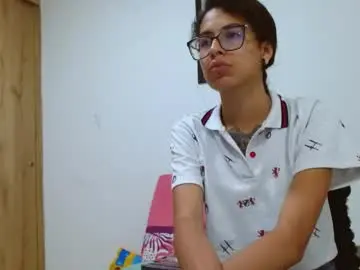 Chaturbate Free Porn Cam of emily_loperaa