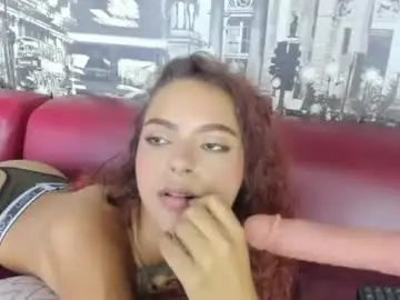 Chaturbate Free Porn Cam of caroline_clark420