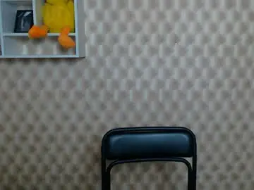 Chaturbate Live Sex Cam of diamantkriss_