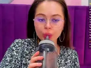 Chaturbate Free Live Porn of kelly_cuutie