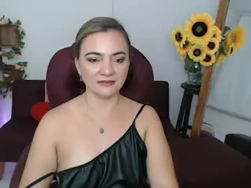 Chaturbate Sex Cam of rebeca_milf