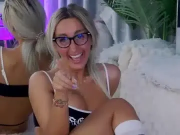 Chaturbate Adult Video Chat of isabelleethan
