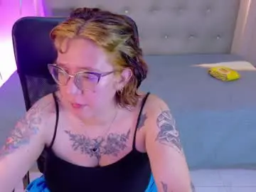 Chaturbate Live Sex Cam of chloerossee