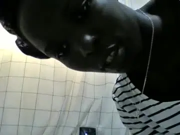 Chaturbate Live Porn of pretty_petite_ebony