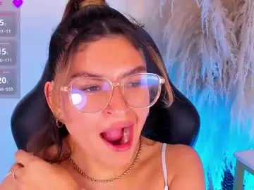 Chaturbate Free Porn Cam of emilyjonesss_