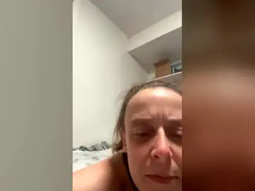 Chaturbate Live Sex Cam of sexymami87