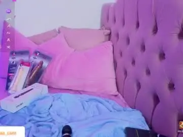 Chaturbate Live Sex Cam of isabela_tay
