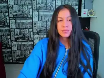 Chaturbate Best live sex cam show of emigomez_