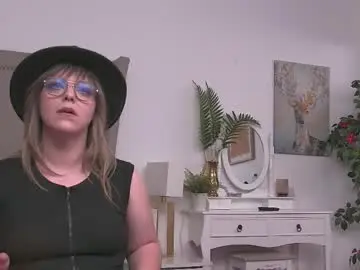 Chaturbate Free Porn Cam of zoeskye82623