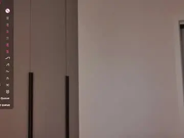 Chaturbate Live Sex Cam of bella__sss