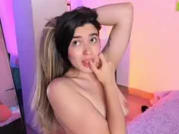 Chaturbate Live Sex Cam of miavillalobos_