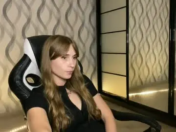 Chaturbate Nude Webcam of litle_girl05