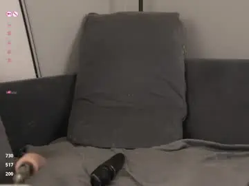 Chaturbate Live Sex Cam of jennyplaudis_