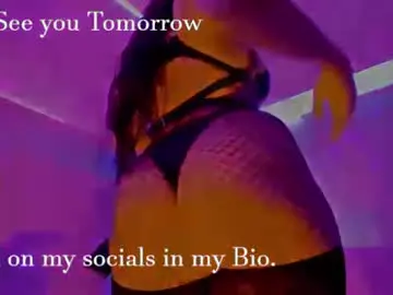 Chaturbate Live Sex Cam of gloomydoll