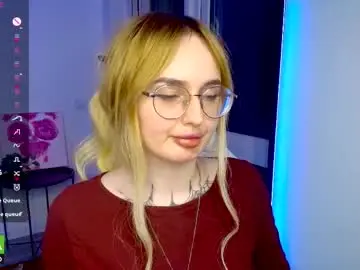 Chaturbate Live Sex Cam of arcticivy