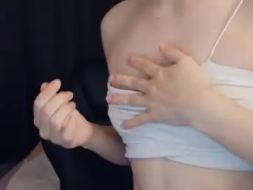 Chaturbate Nude Webcam of thehousemaid1